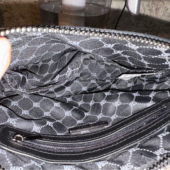 Steven Madden Black Crossbody Bag - Picture 4 of 8